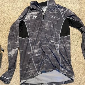 Under armpit performance quarter zip
